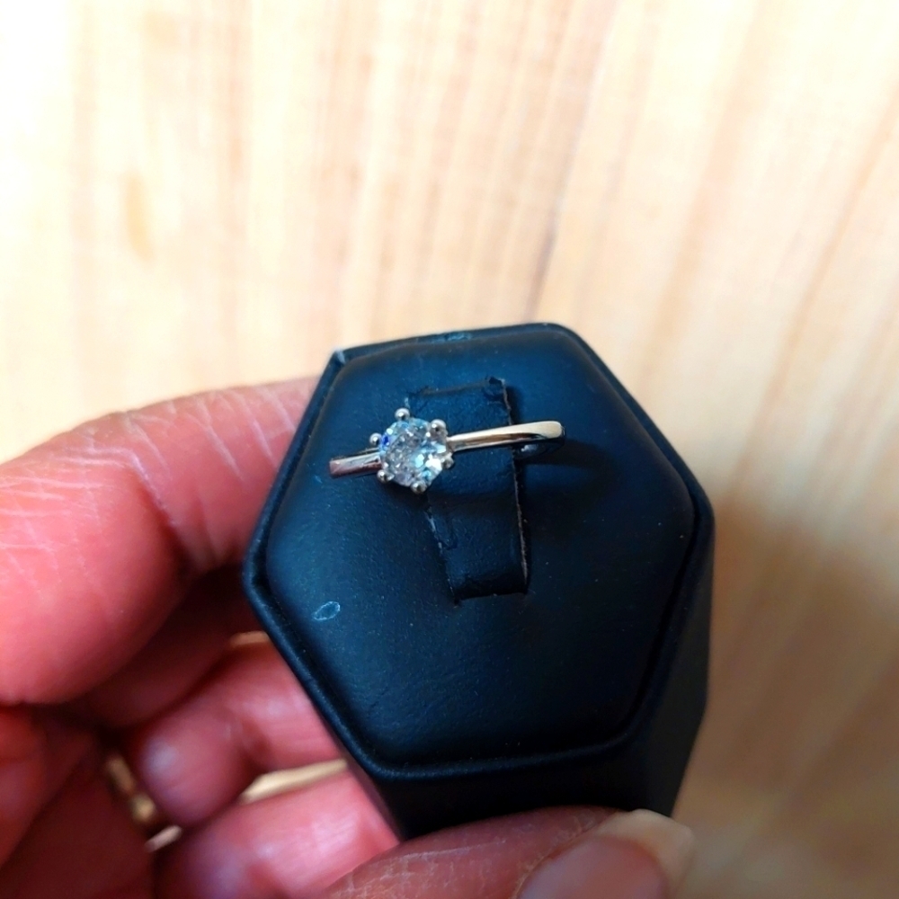 Sterling 925 Crystal Solitaire Ring Size 6